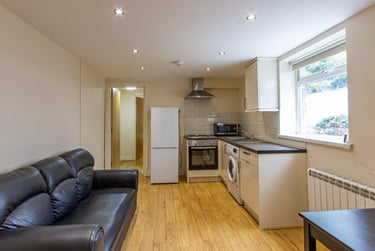 1 bed house, Gordon Road, Plasnewydd, Cardiff, CF243AL - Image 1
